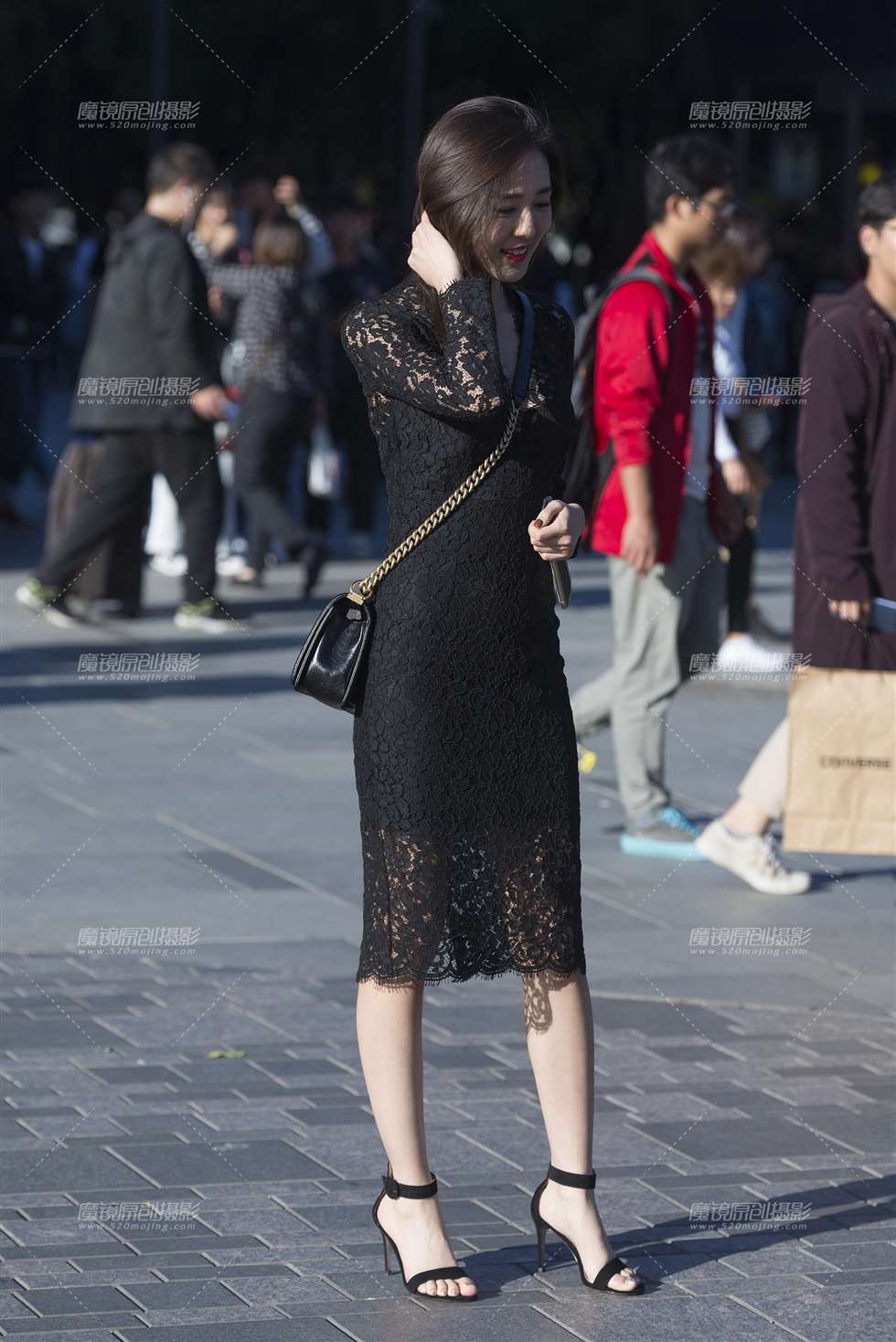 图片[5]-蕾丝长裙美女-街拍流行馆