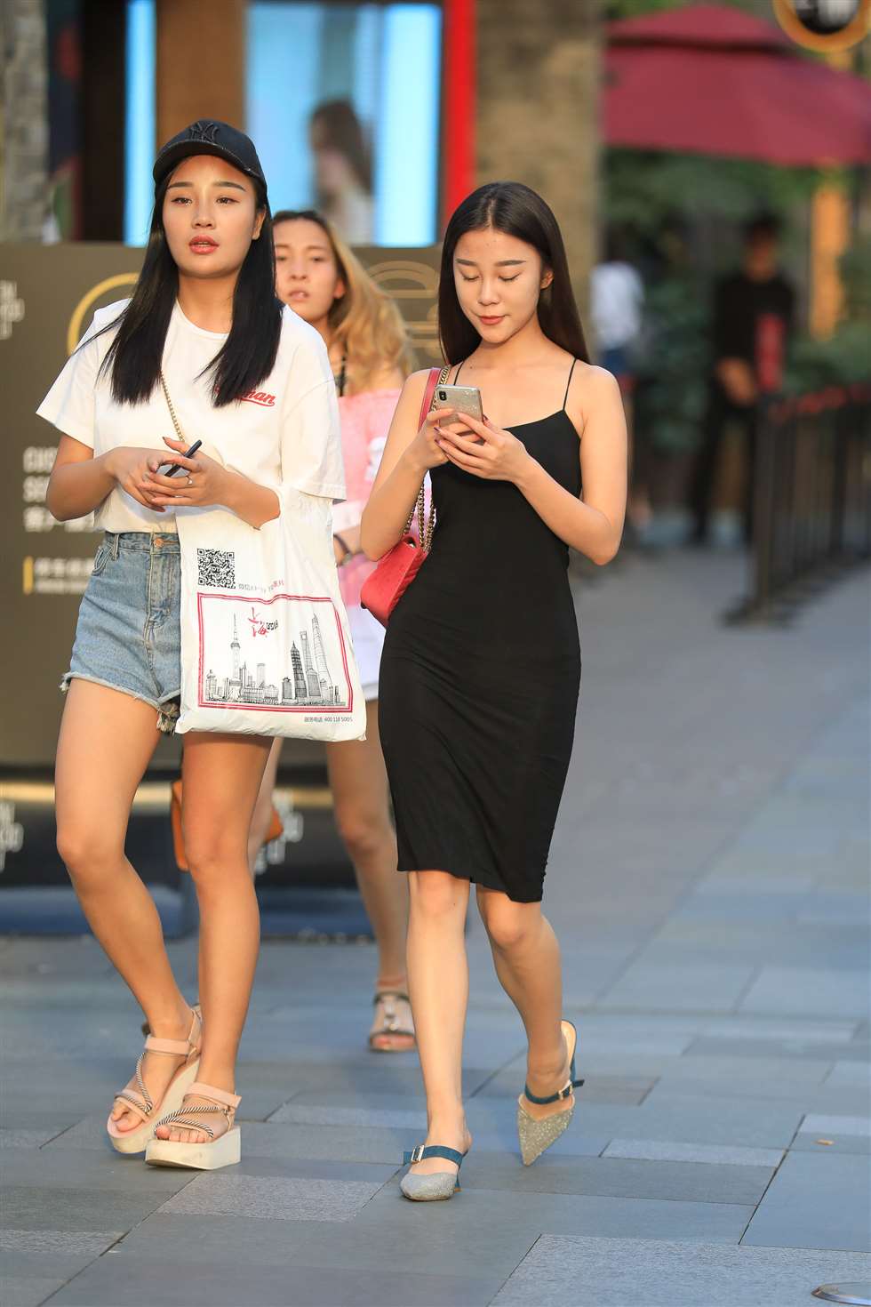 图片[3]-此背影女神，非彼背影女神，看了才知道！-街拍流行馆