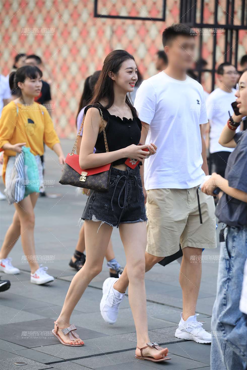 图片[2]-漂亮长腿女友-街拍流行馆