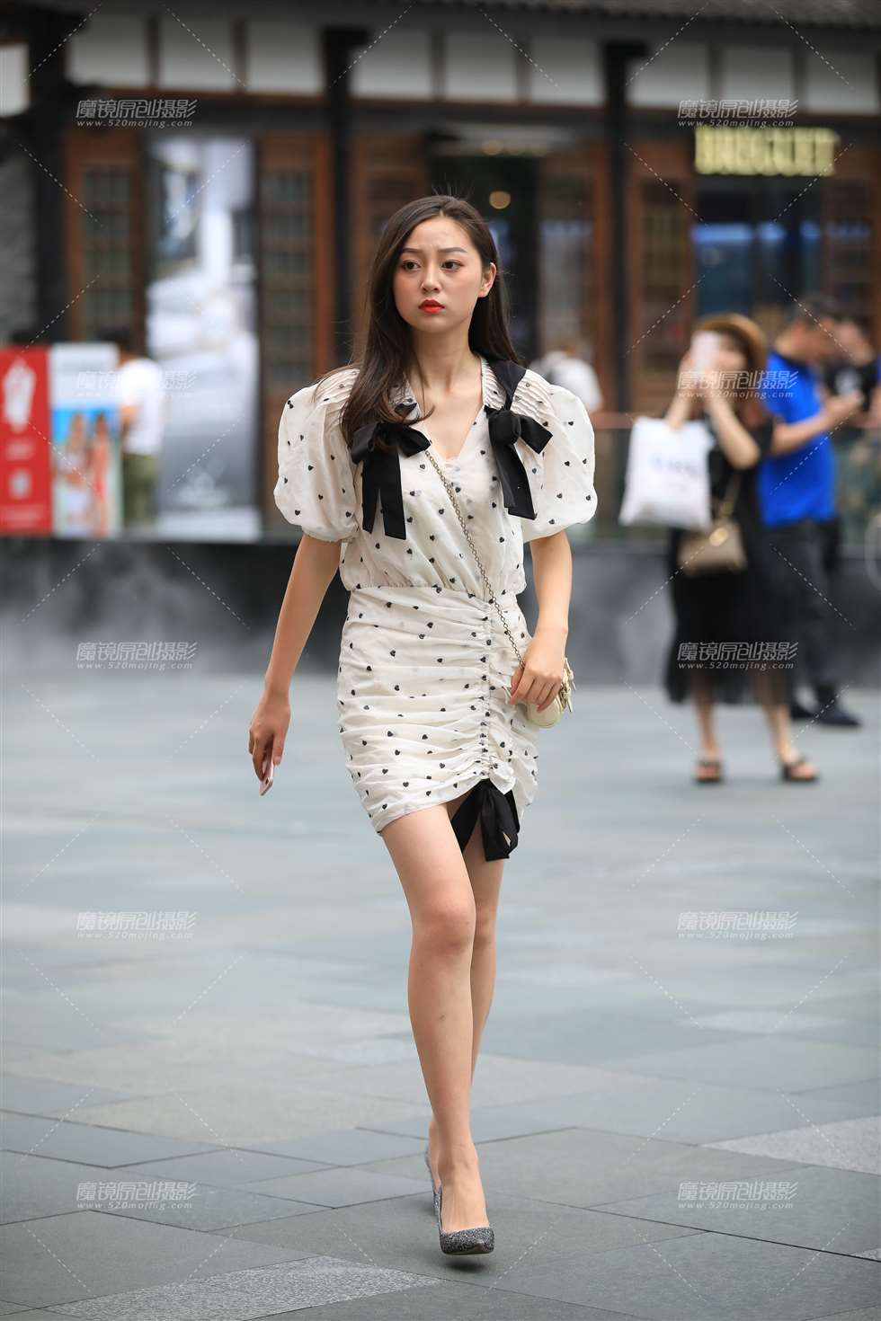 图片[1]-我喜欢高挑的女孩-街拍流行馆