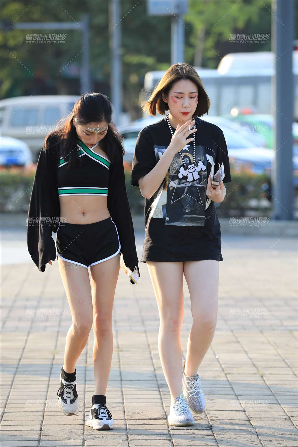 图片[1]-我更喜欢右边微胖的 你呢-街拍流行馆