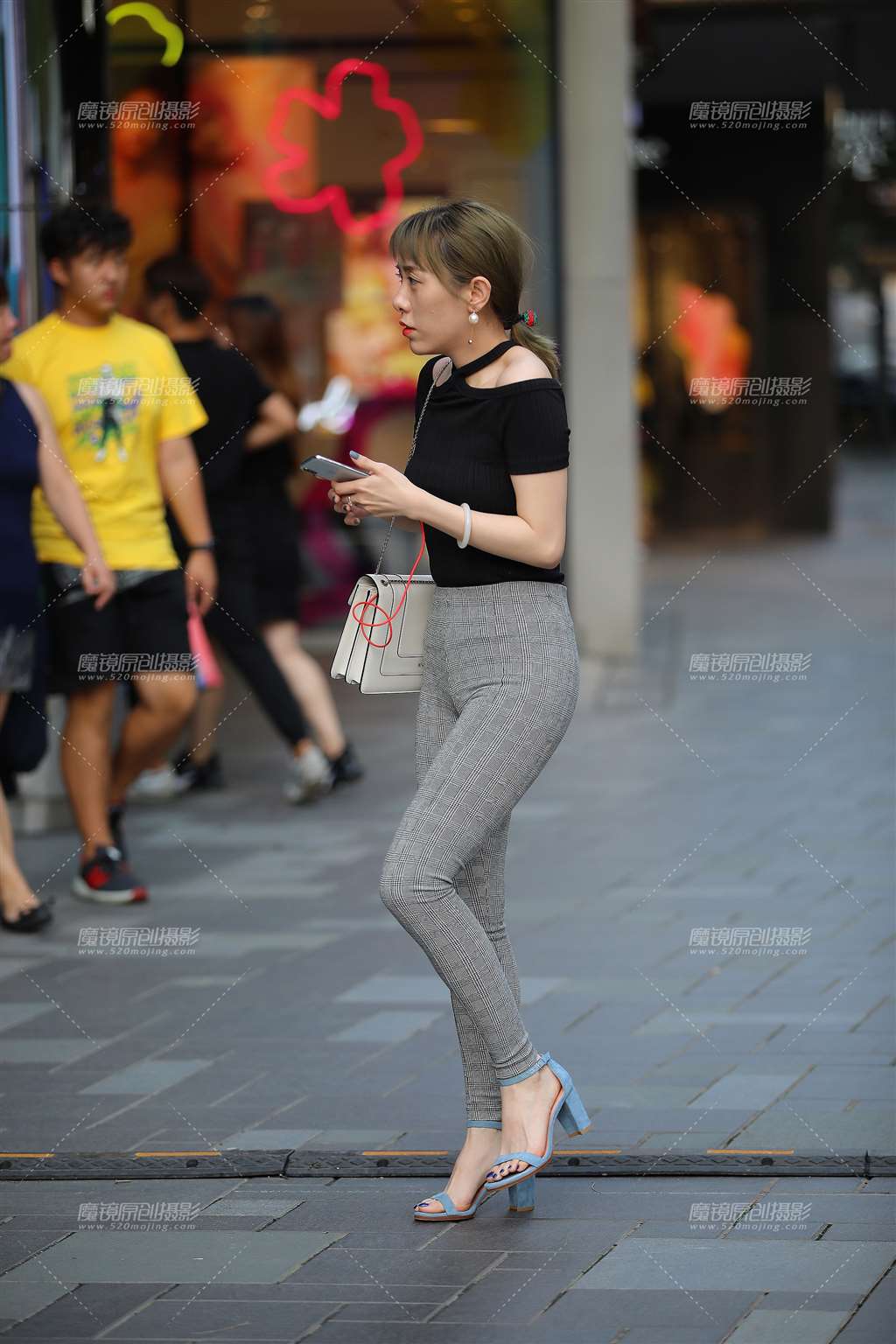 图片[4]-紧身裤凉高跟**-街拍流行馆