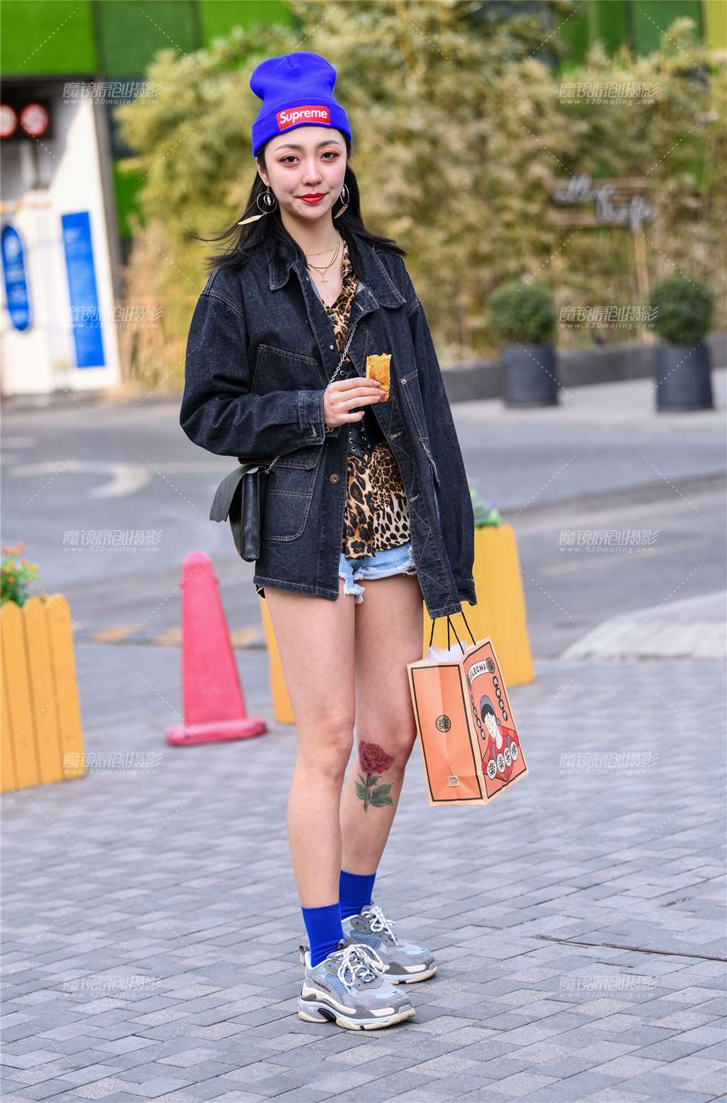 图片[1]-身材高挑青纯美丽的姑娘-街拍流行馆