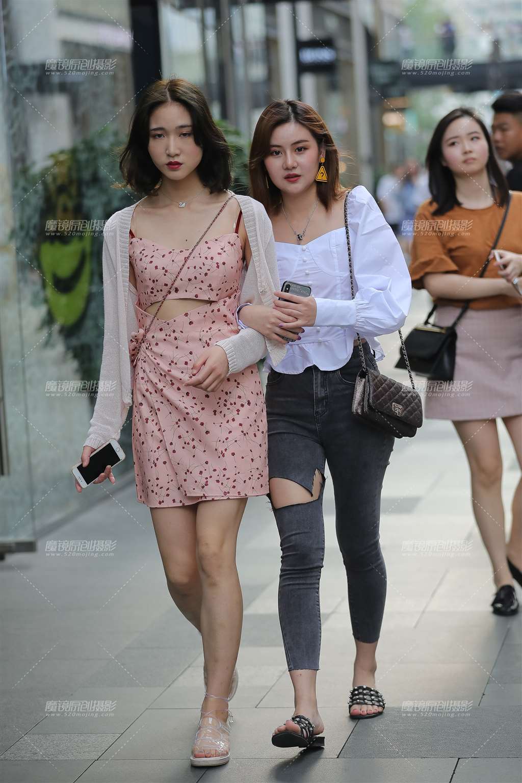 图片[1]-紧牛小姐姐-街拍流行馆