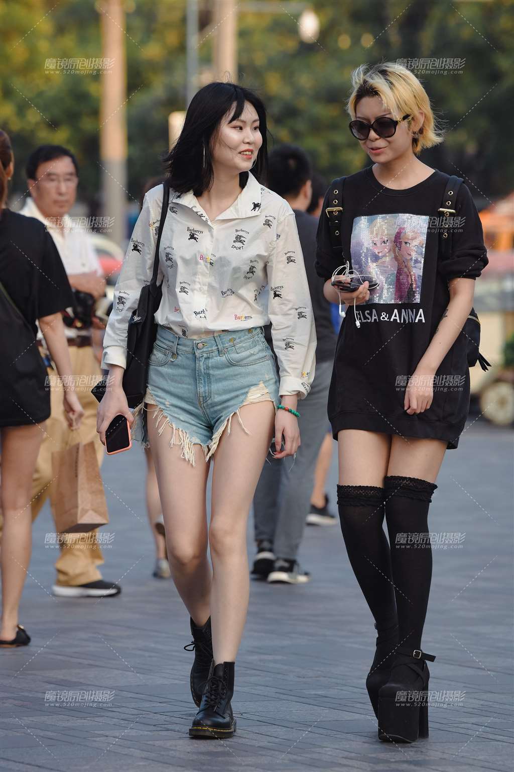 图片[4]-热裤长腿美女-街拍流行馆