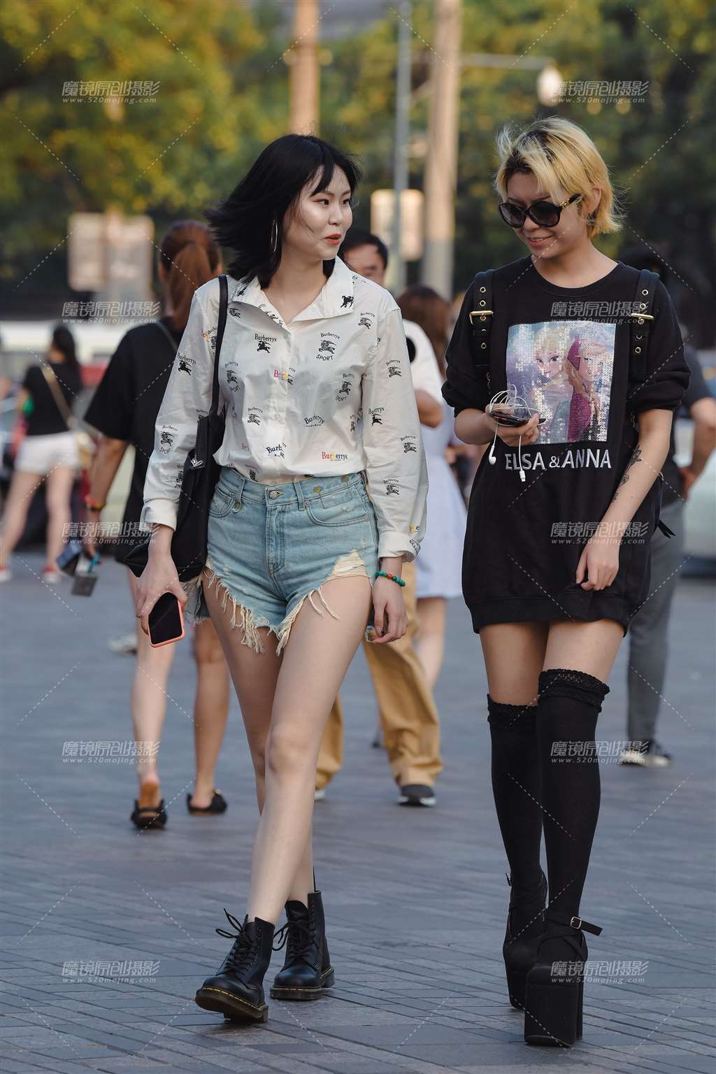 图片[5]-热裤长腿美女-街拍流行馆
