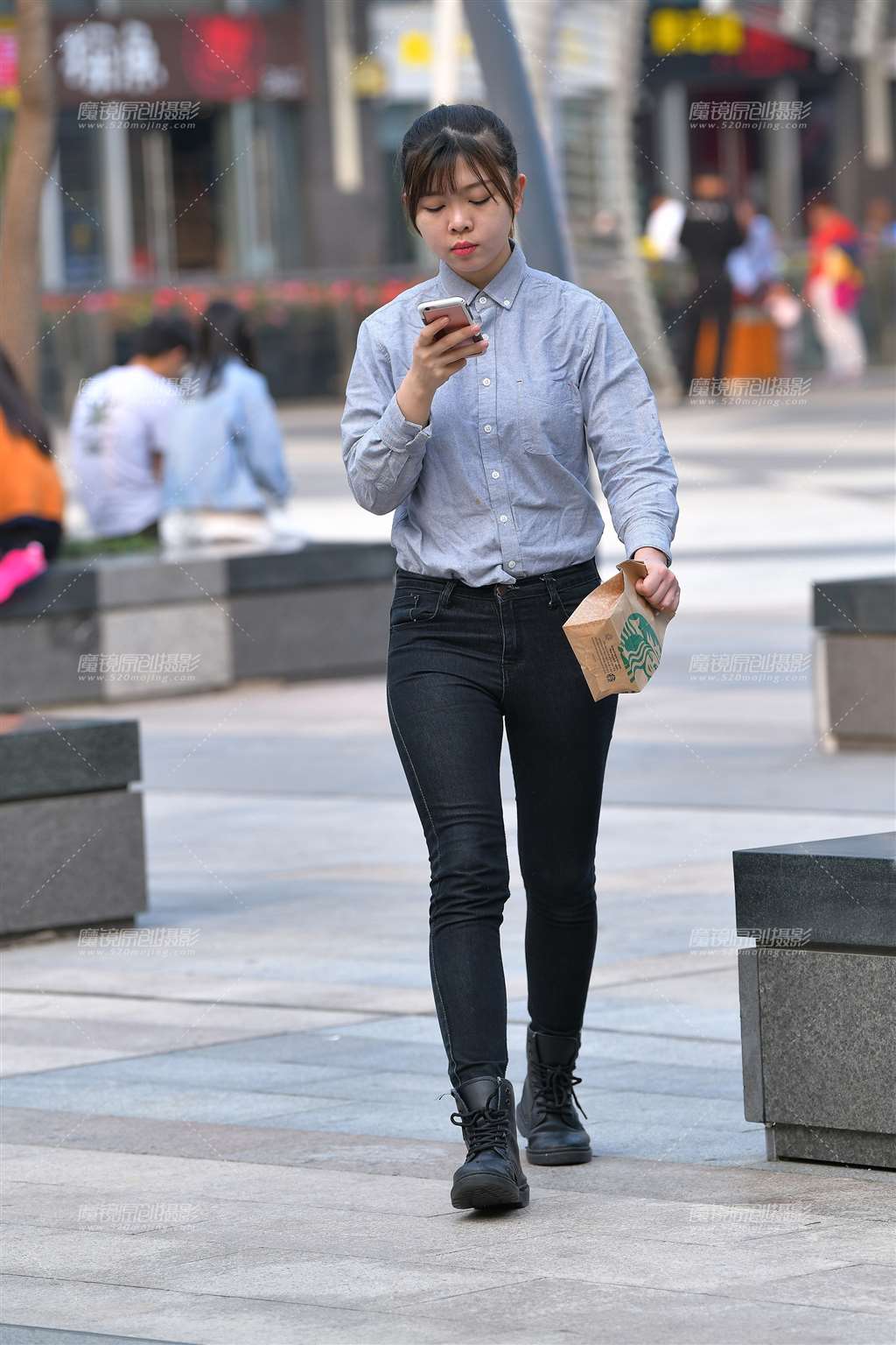 图片[1]-黑色紧牛MM-街拍流行馆