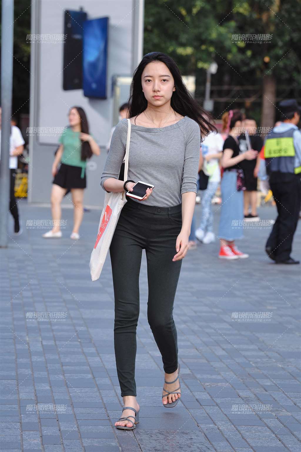图片[1]-紧牛美女！-街拍流行馆