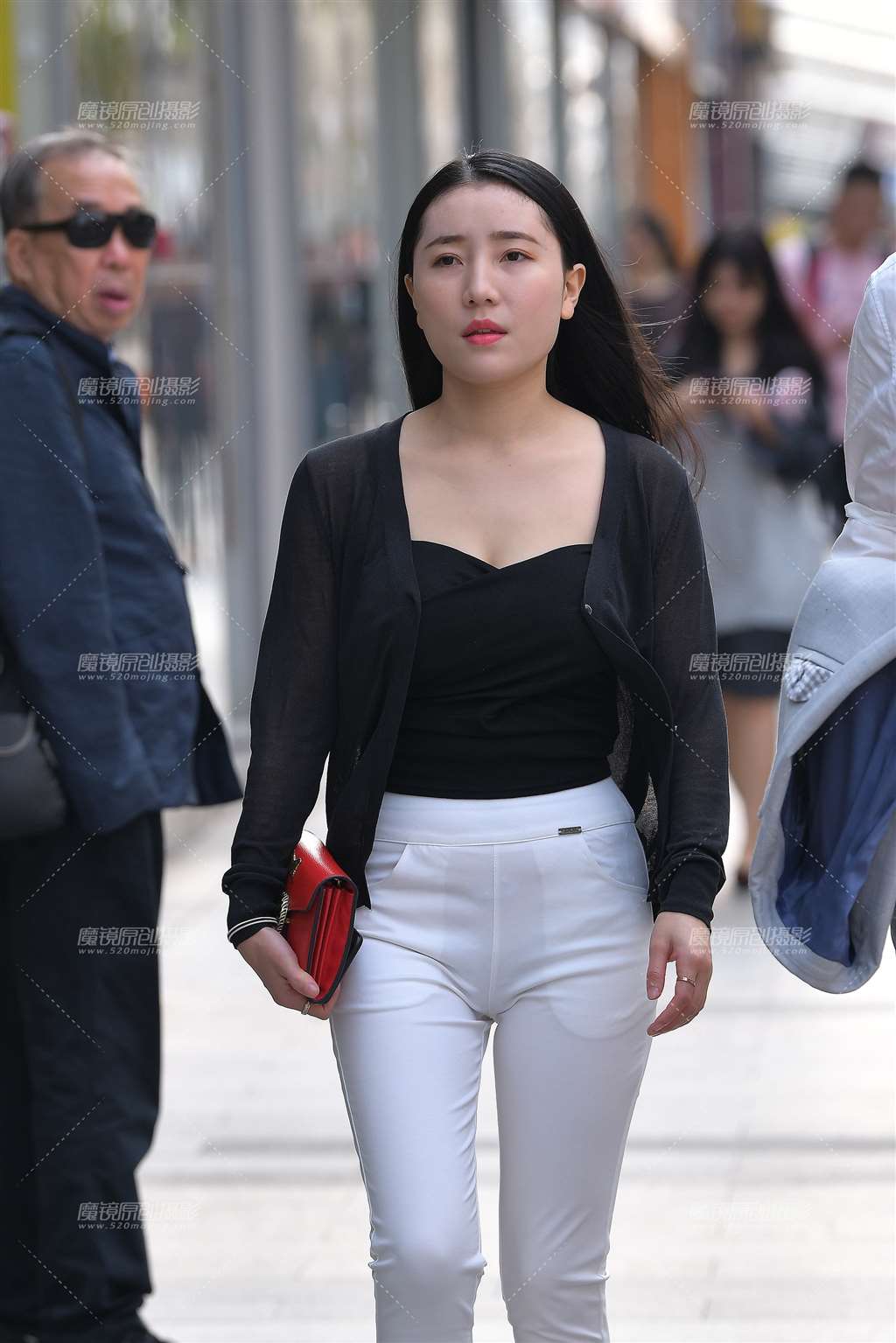 图片[4]-白裤就是这么诱人-街拍流行馆