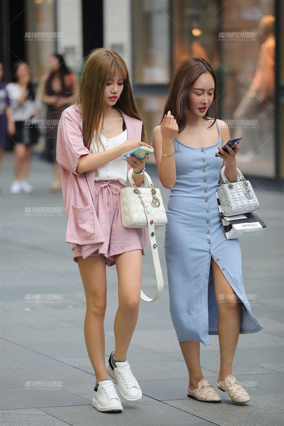 图片[3]-贴身吊带裙-街拍流行馆