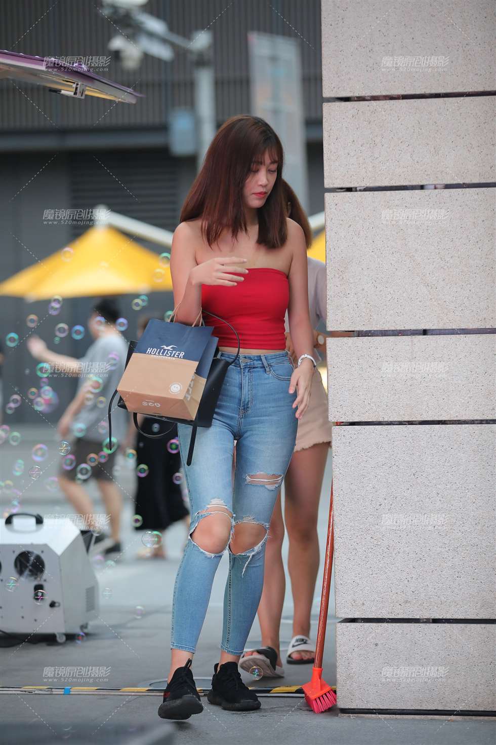 图片[3]-笑容灿烂的紧牛美女-街拍流行馆