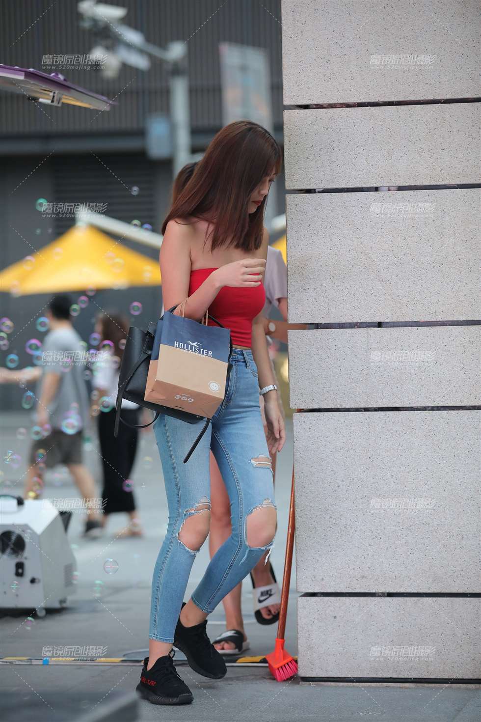 图片[4]-笑容灿烂的紧牛美女-街拍流行馆