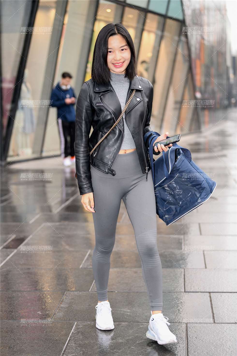 图片[5]-紧身健美裤包裹出性感美臀-街拍流行馆