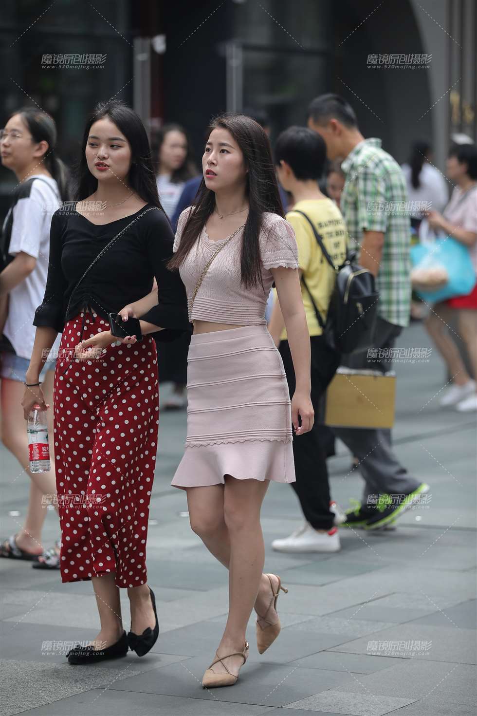 图片[1]-文静妹纸-街拍流行馆