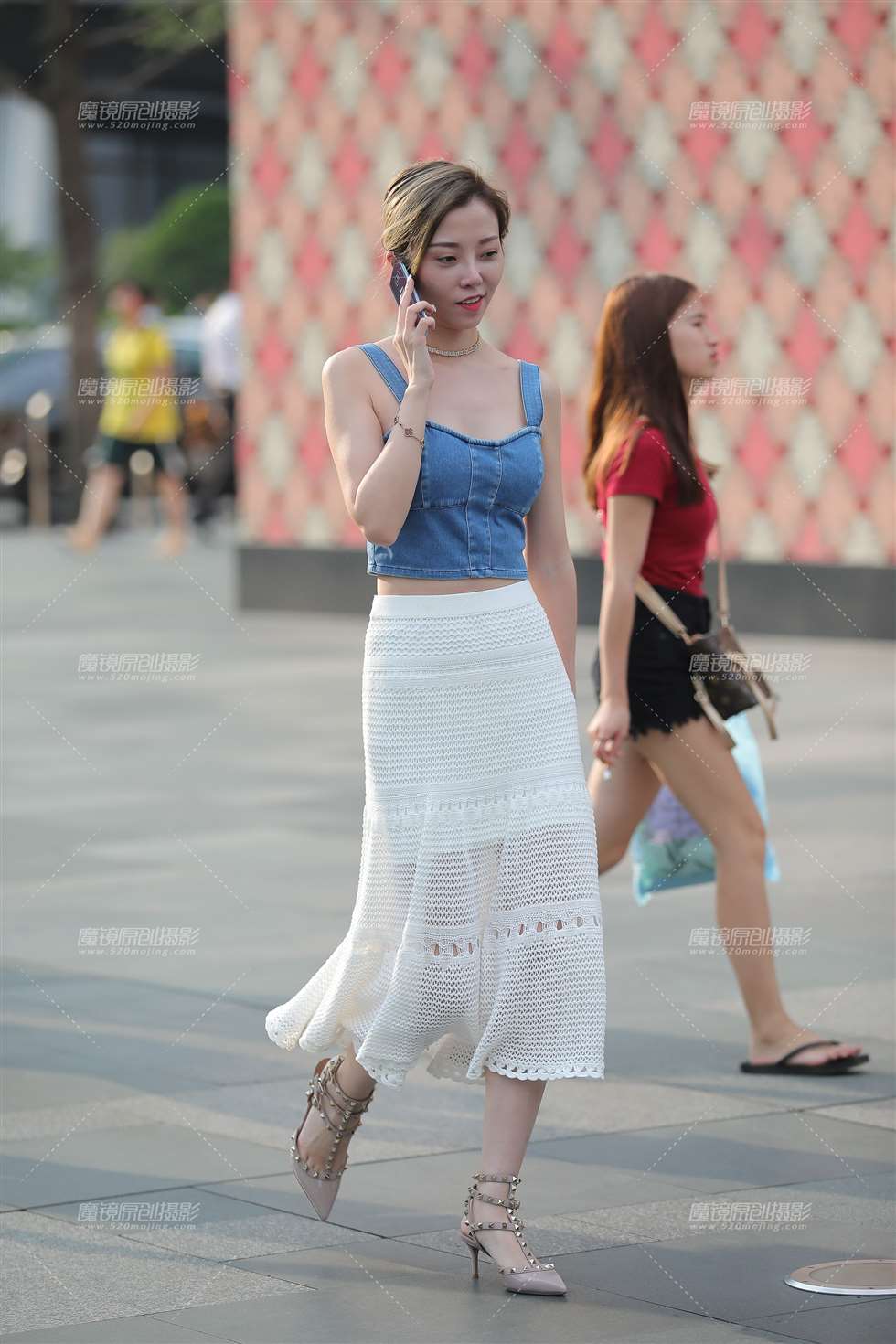 图片[1]-穿出典雅气质-街拍流行馆