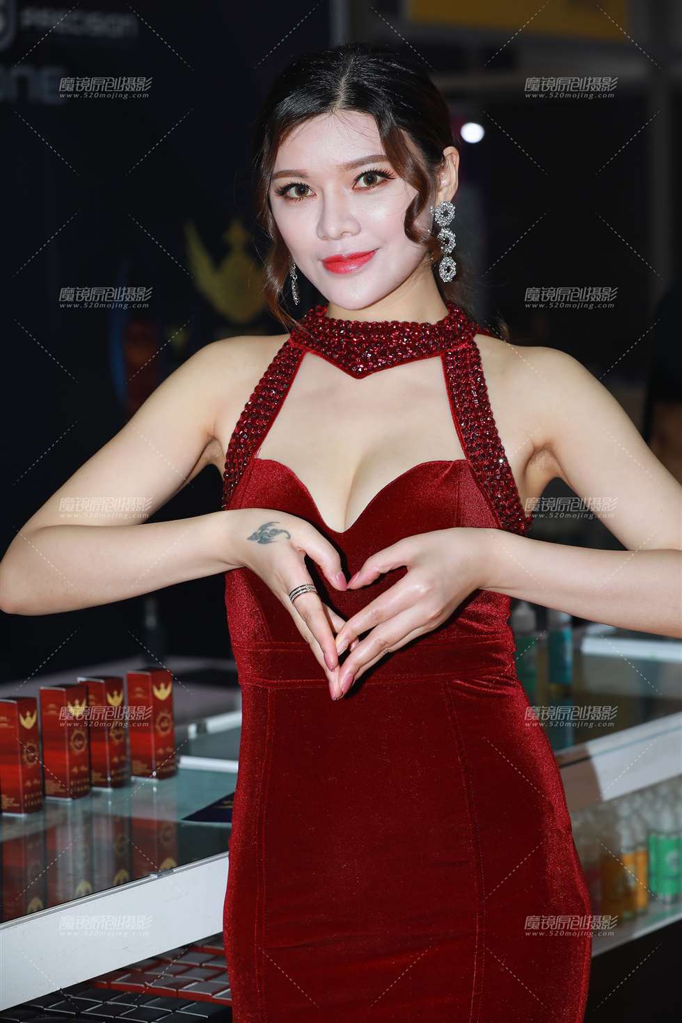 图片[1]-这裙子如在街上，那该多好啊-街拍流行馆
