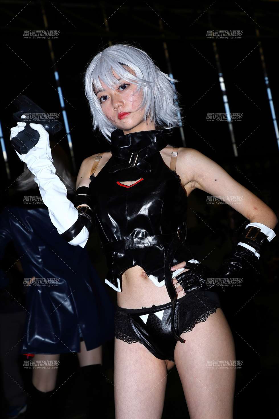 图片[1]-黑色紧身皮衣短裤 coser-街拍流行馆