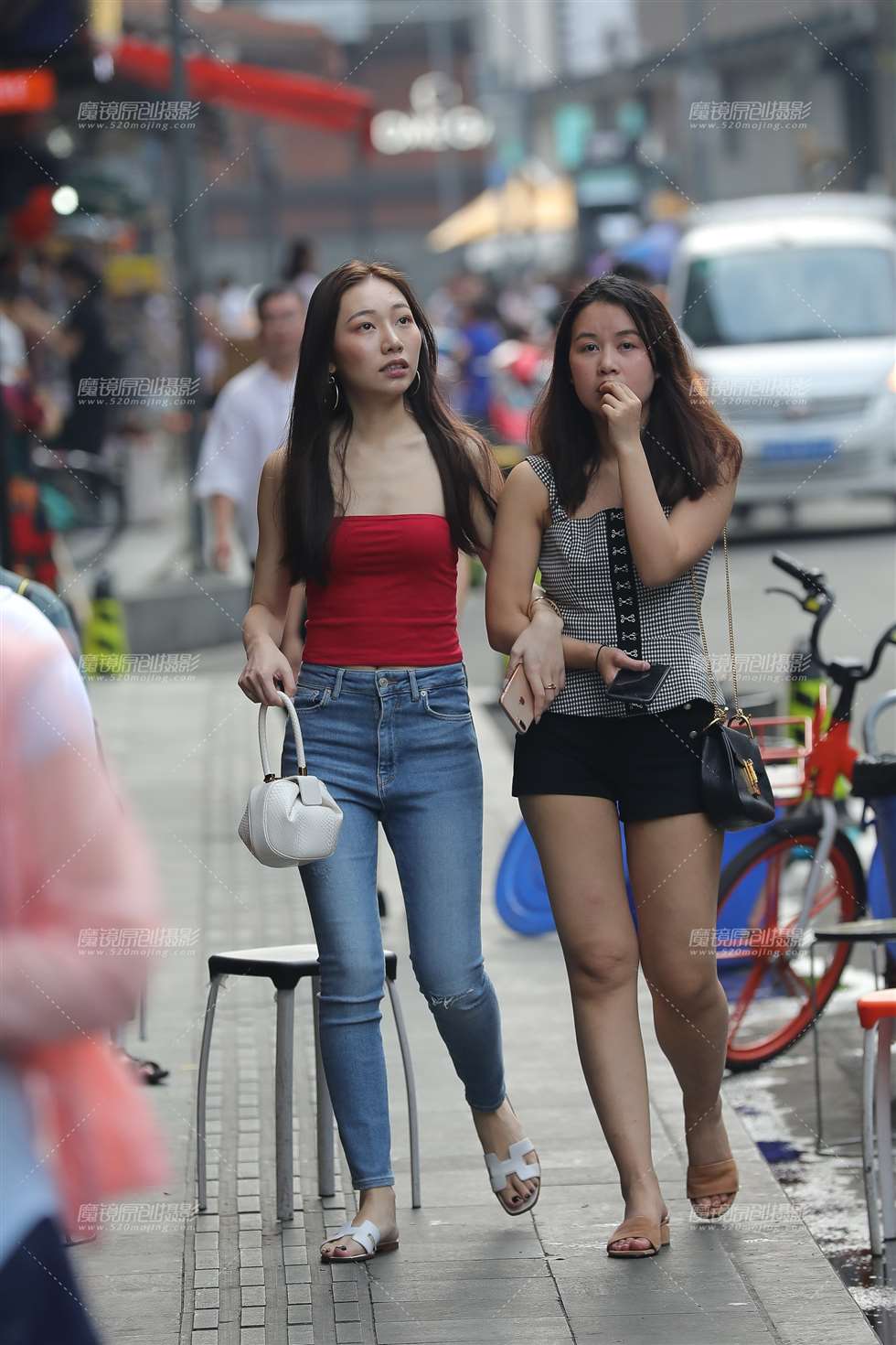 图片[3]-小巷的偶遇-街拍流行馆