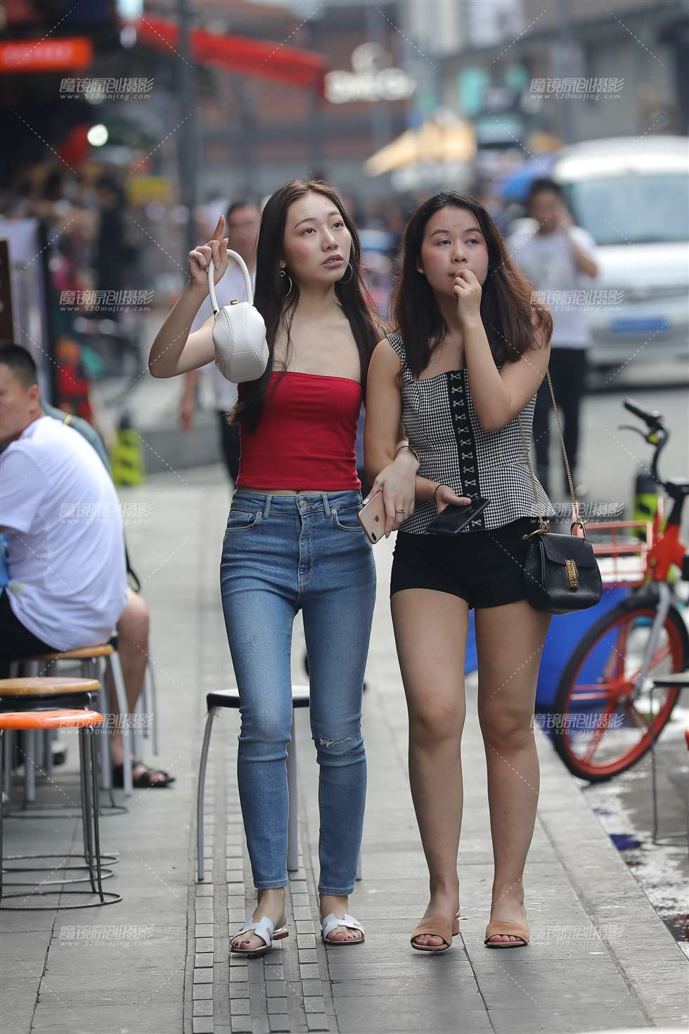 图片[4]-小巷的偶遇-街拍流行馆