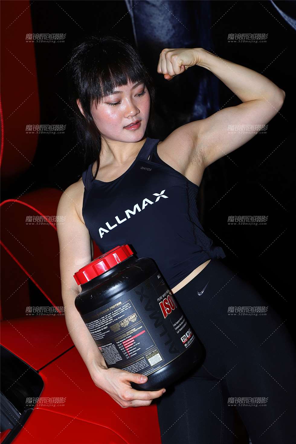 图片[1]-【Mark赛帖】健美黑衣黑色紧身裤美女-街拍流行馆
