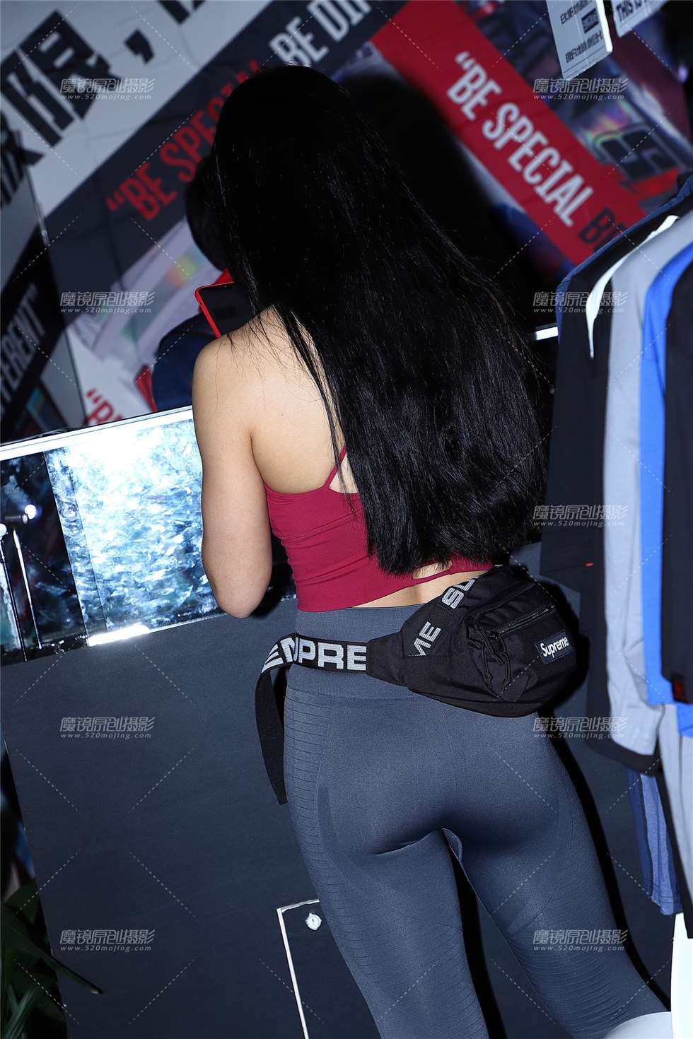 图片[4]-【Mark赛帖】卖服装的紧身运动裤美女2-街拍流行馆