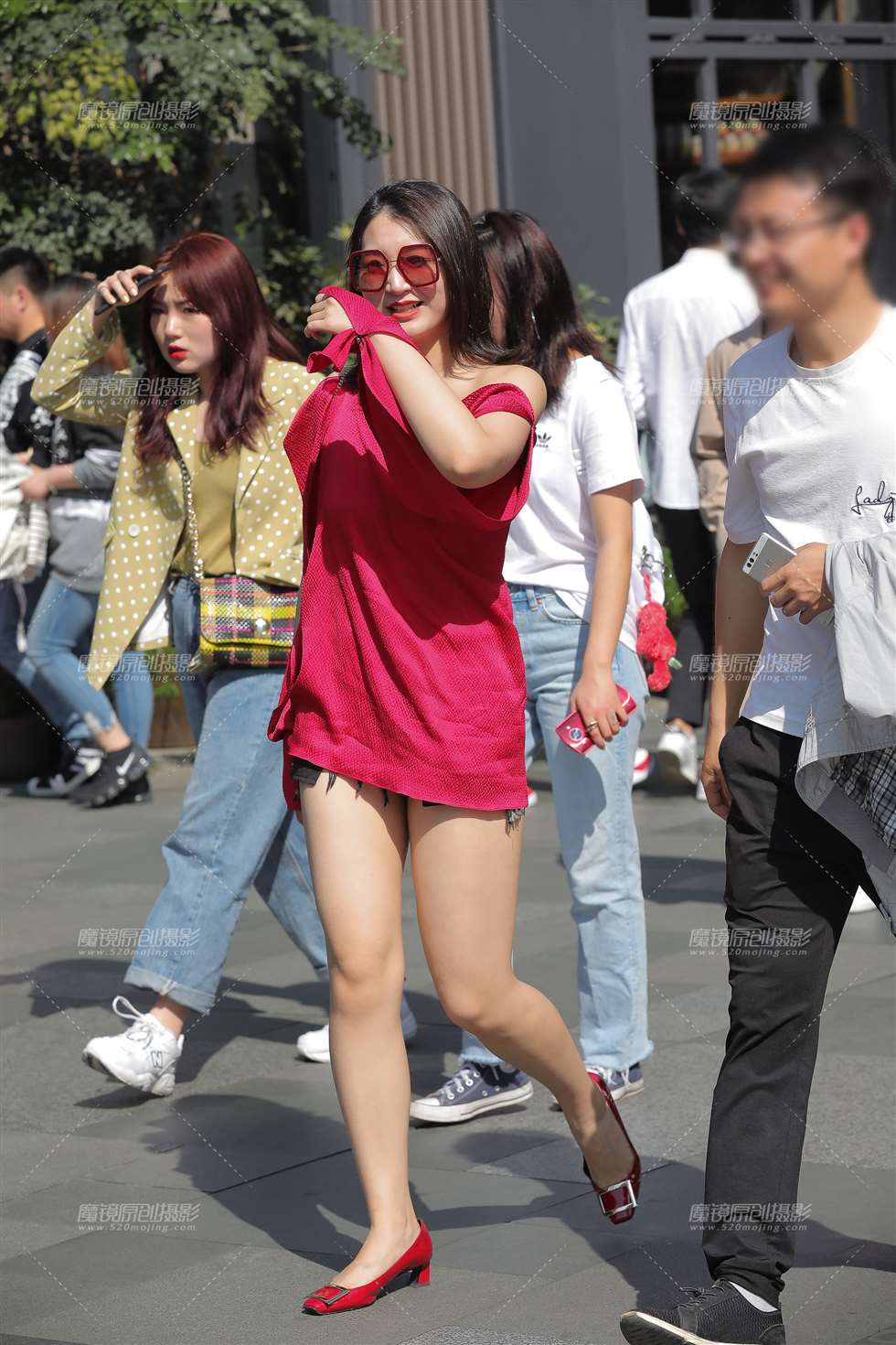 图片[4]-【凯恩赛贴】夏天很多美女都露出了可爱小月牙-街拍流行馆