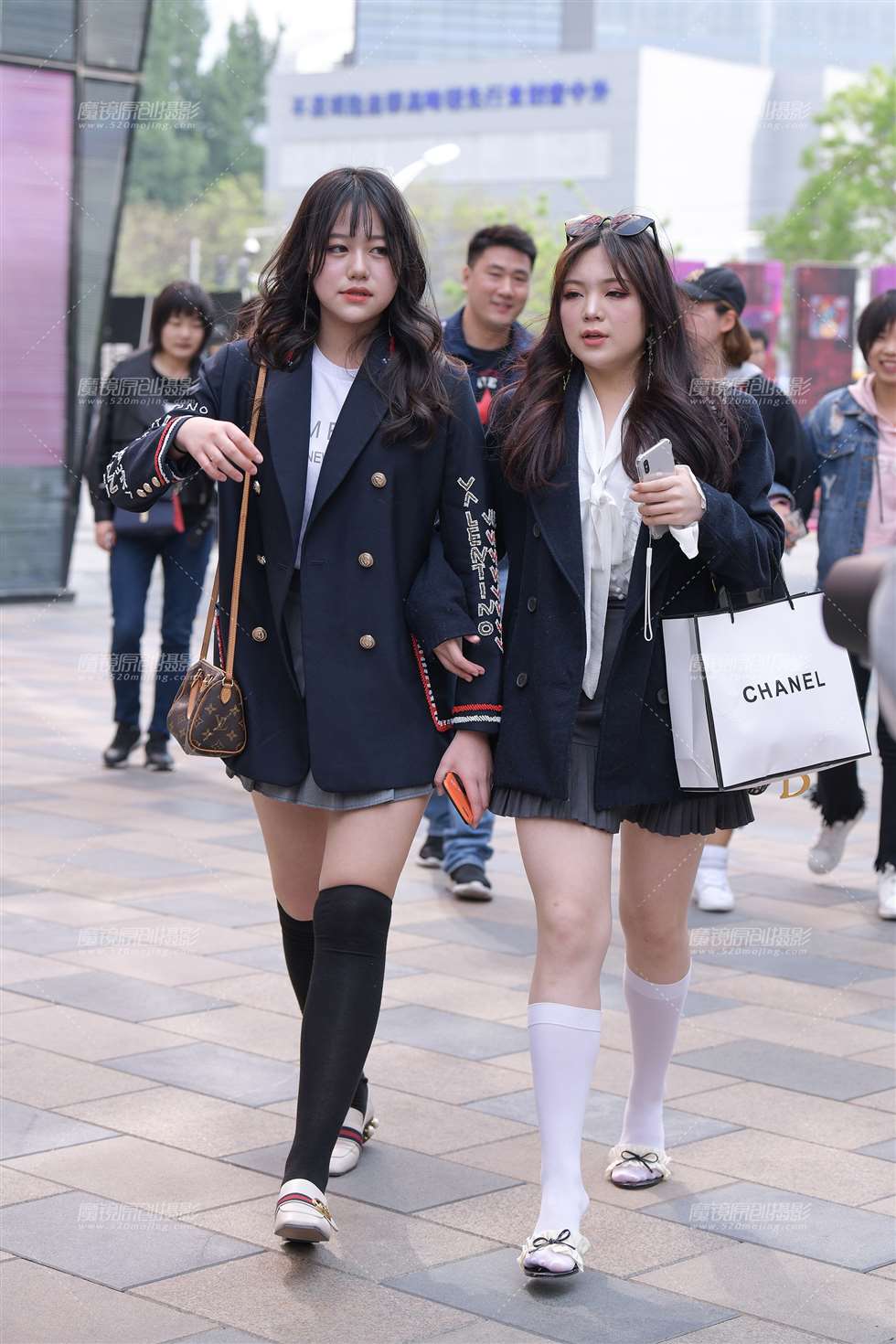 图片[4]-【街拍之魂赛帖】两个制服小姐姐-街拍流行馆