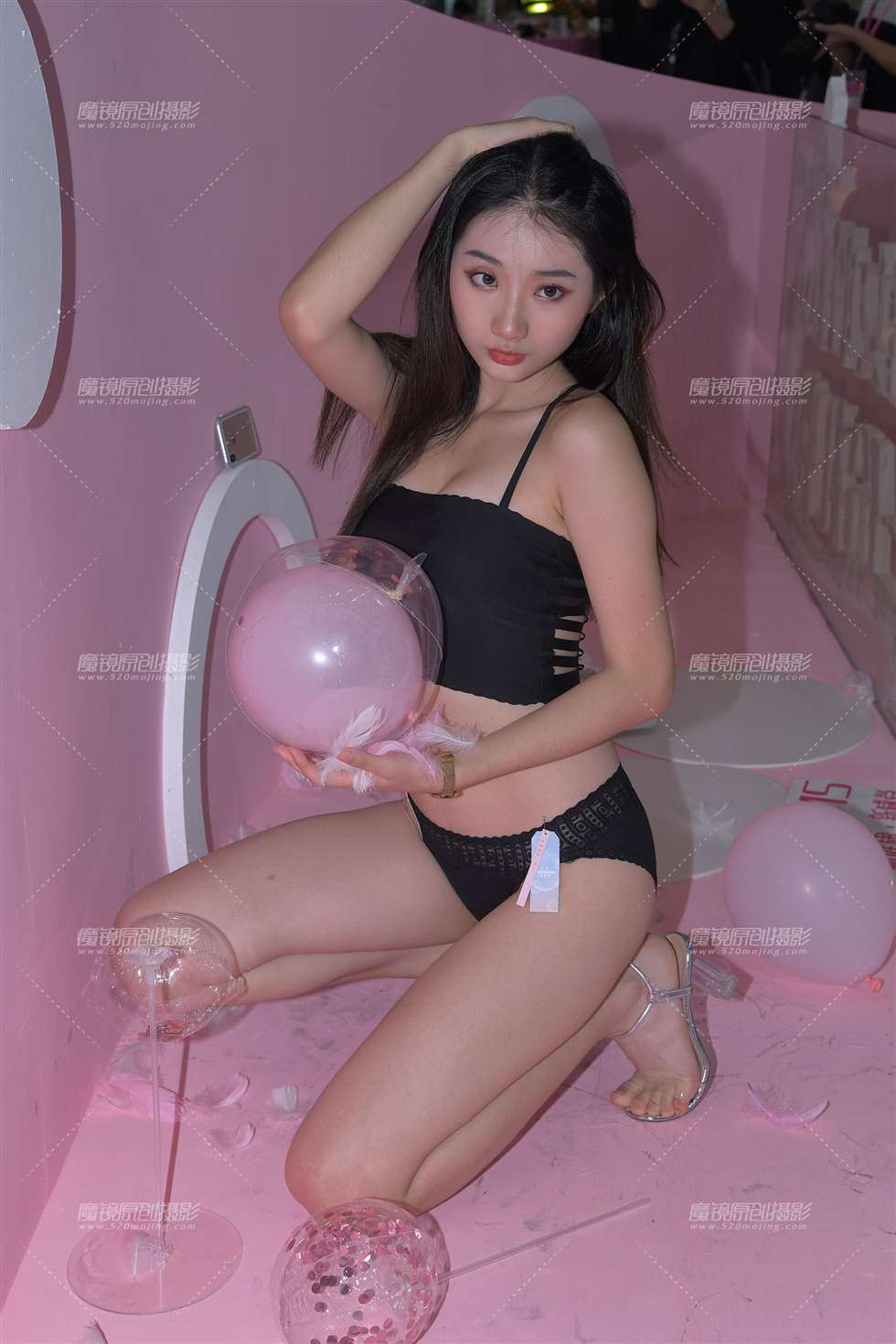 图片[4]-【视觉冲击赛贴】黑色内衣，白嫩的肌肤，迷人-街拍流行馆