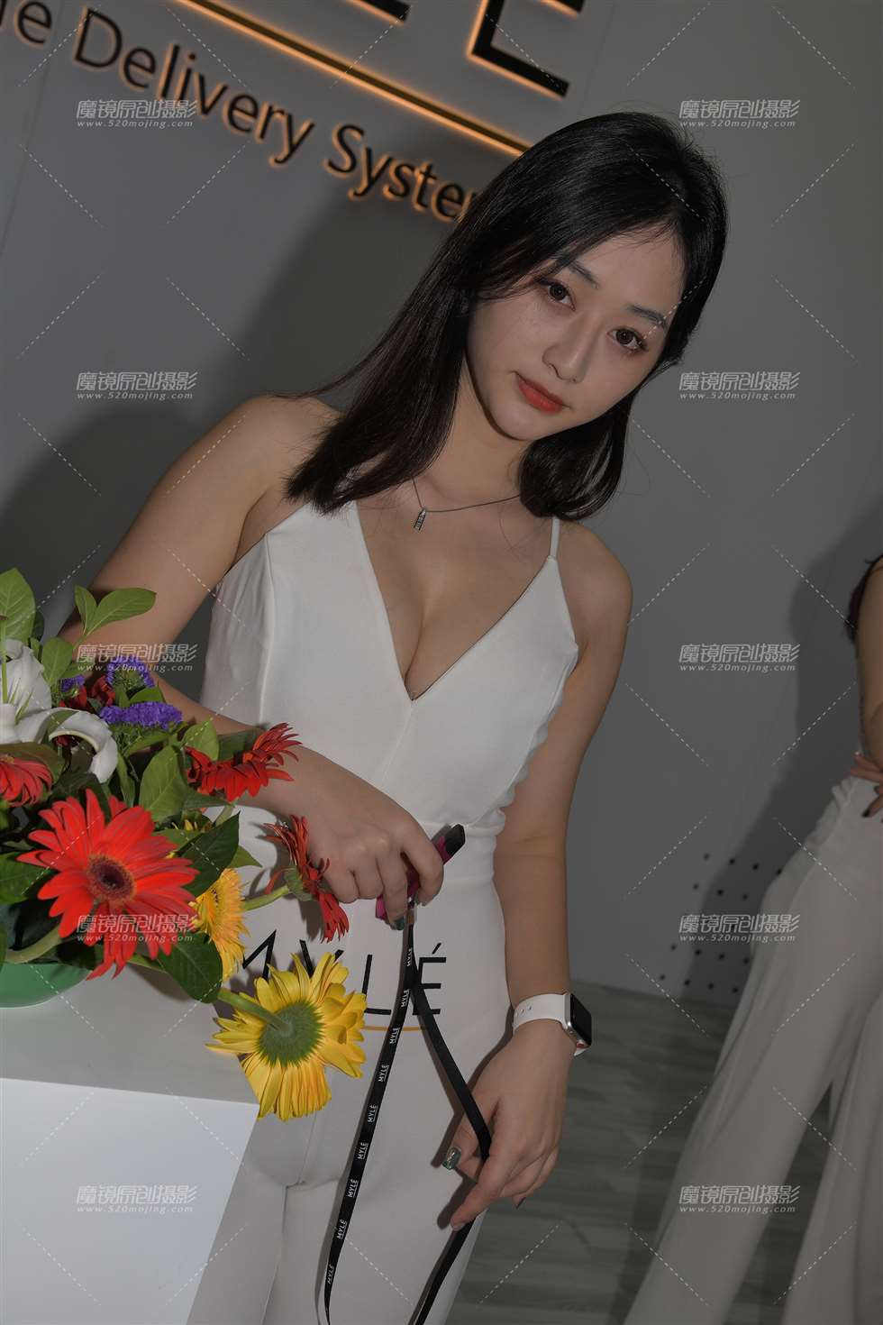 图片[4]-【视觉冲击赛贴】四个薄白裤，你喜欢哪个呢？-街拍流行馆