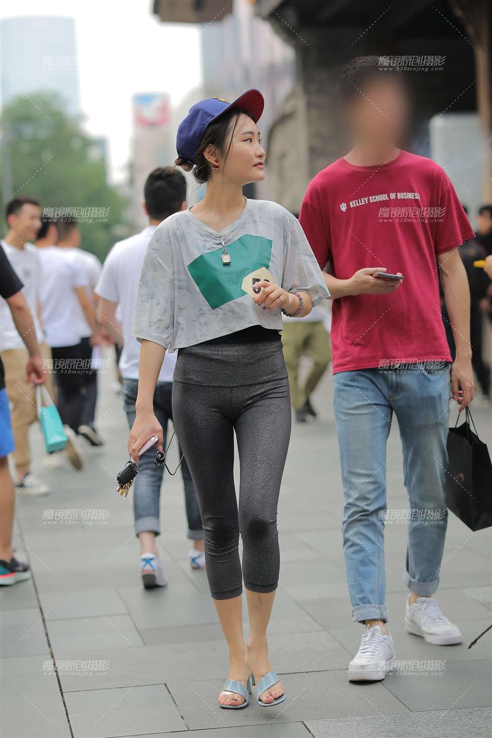 图片[1]-【凯恩赛贴】性感的紧身裤-街拍流行馆