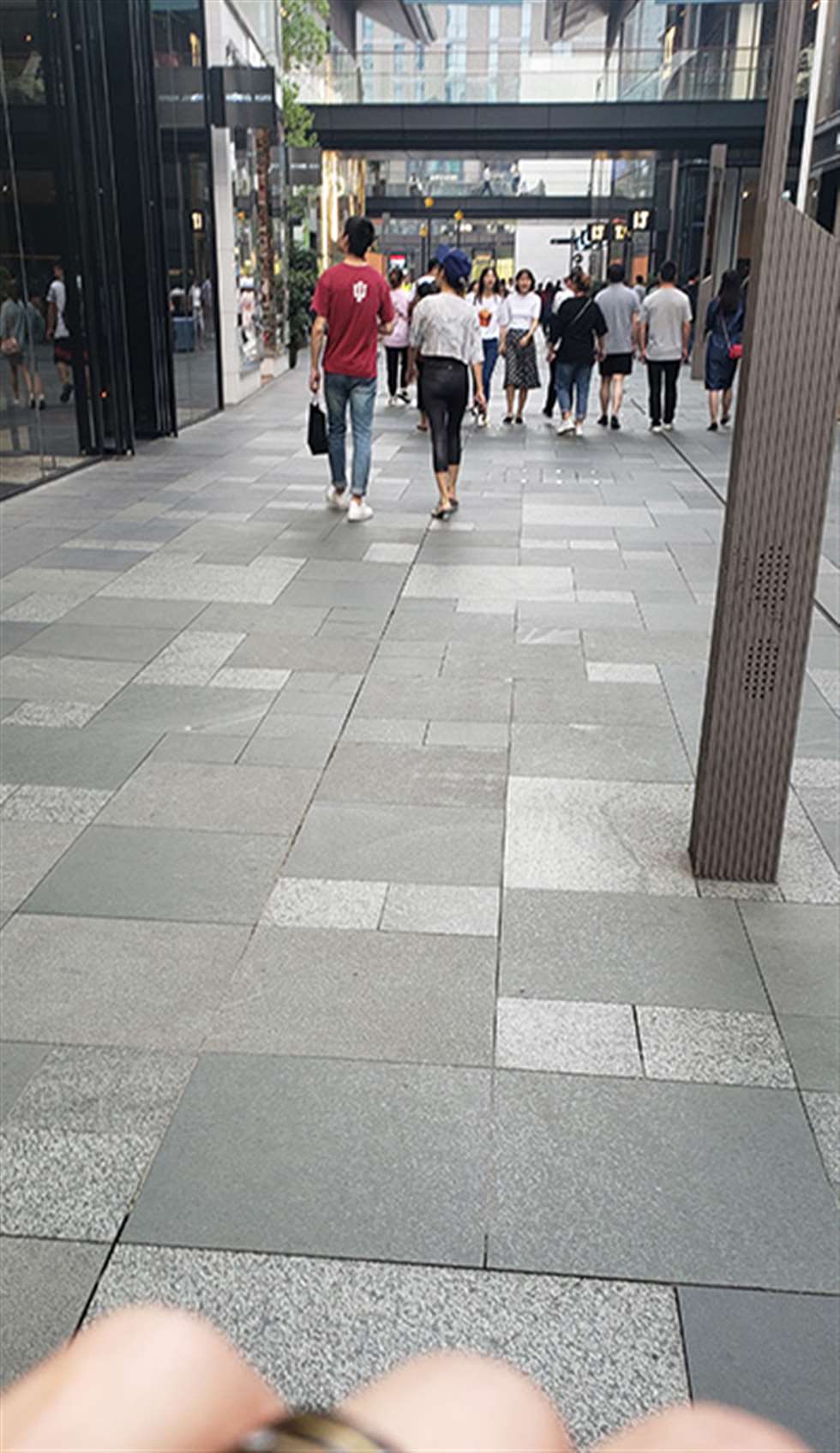 图片[3]-【凯恩赛贴】性感的紧身裤-街拍流行馆