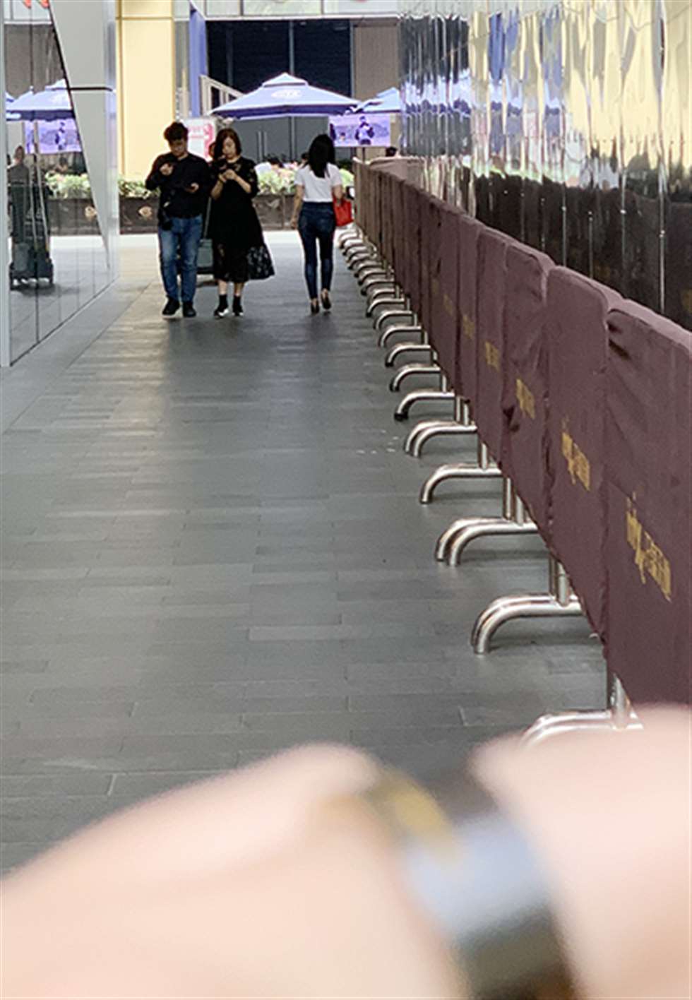图片[3]-【视觉冲击赛贴】饱满的圆臀，紧牛高跟小姐姐-街拍流行馆