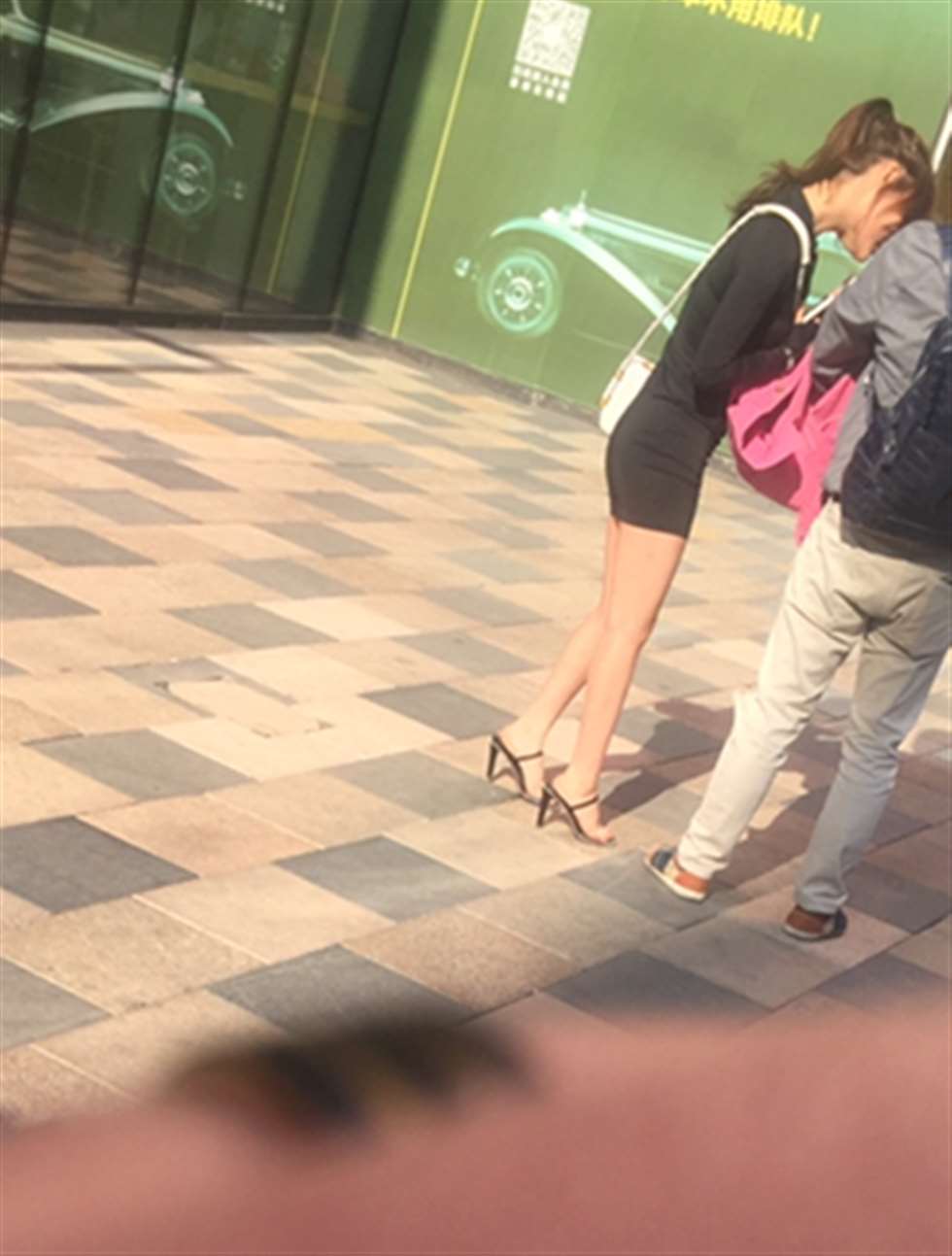 图片[3]-【红石赛帖】性感黑色包臀裙美女-街拍流行馆