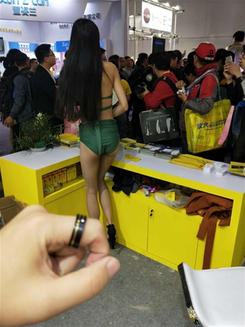 图片[3]-【欧阳幽明赛帖】超性感蓝色泳装大长腿美女-街拍流行馆