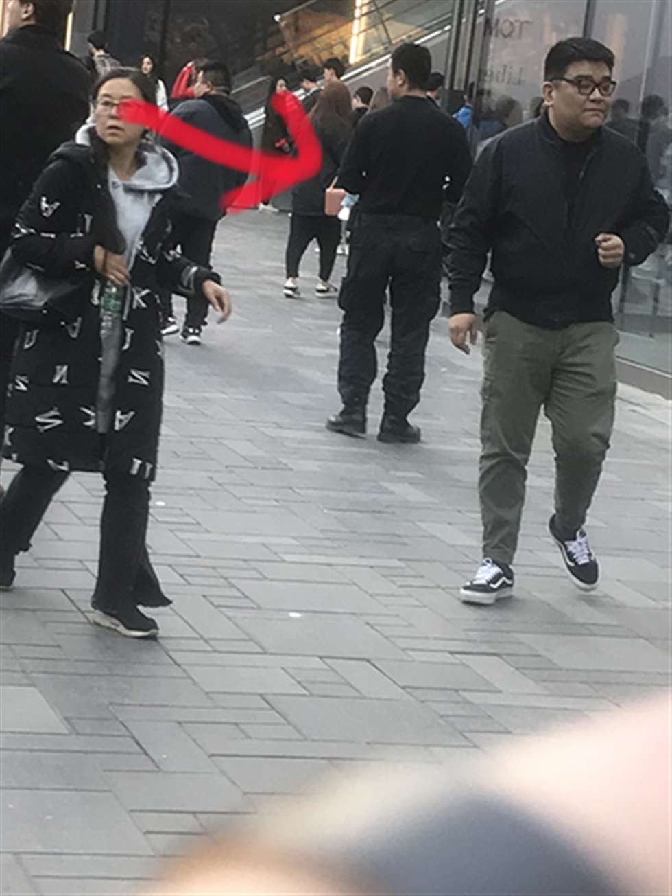 图片[3]-【红石赛帖】漂亮的短裙美女-街拍流行馆