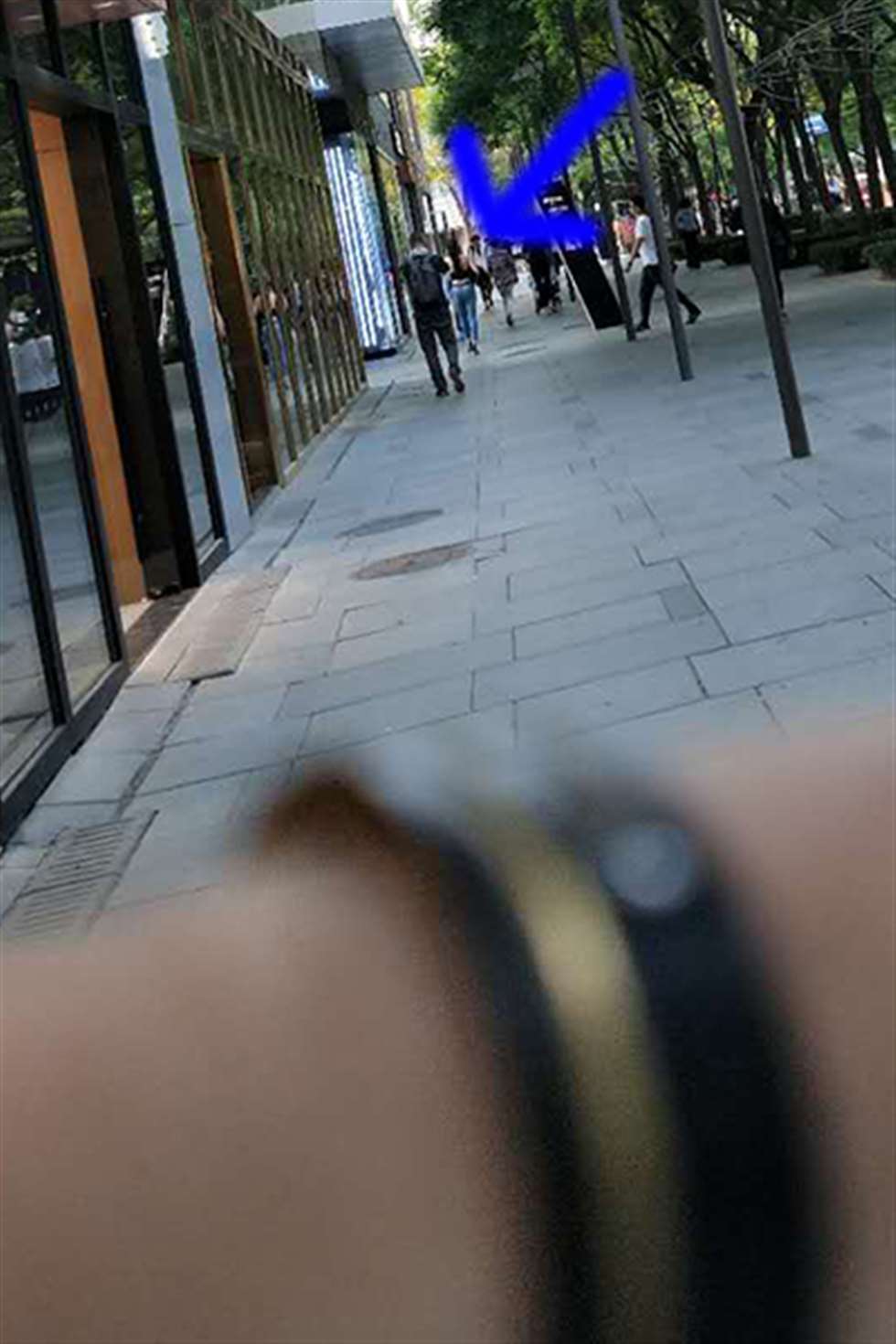图片[3]-【街拍之魂赛帖】超性感一字抹胸紧身蓝牛高挑艳媚大美女-街拍流行馆