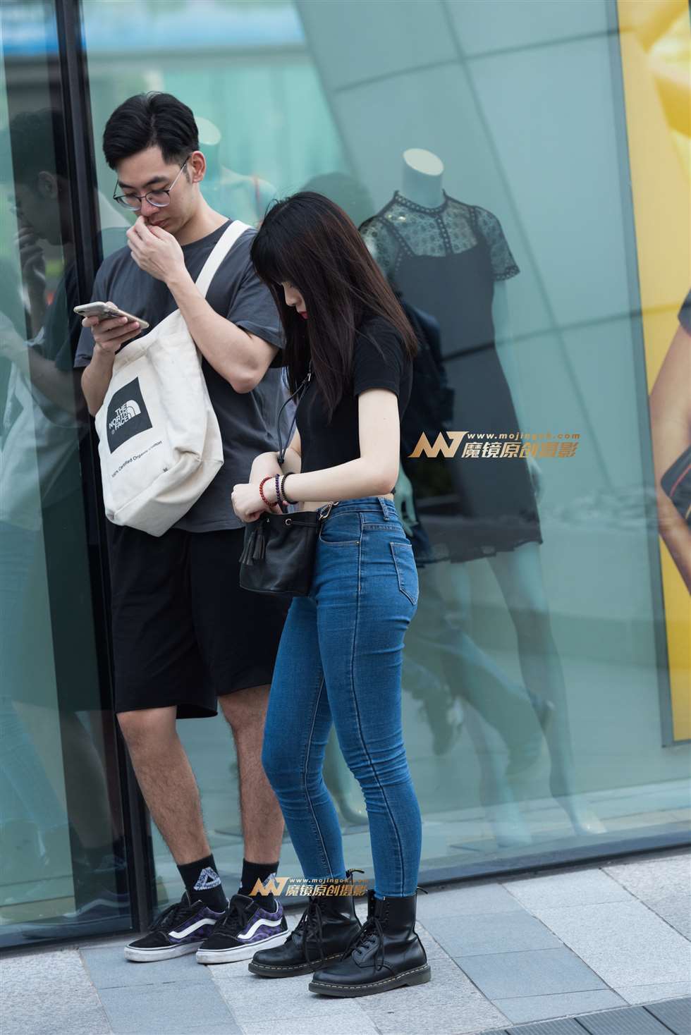 图片[5]-紧身牛子美女-街拍流行馆
