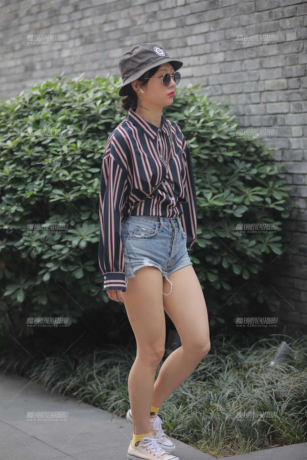 图片[1]-【凯恩赛贴】热裤小妹的月牙-街拍流行馆