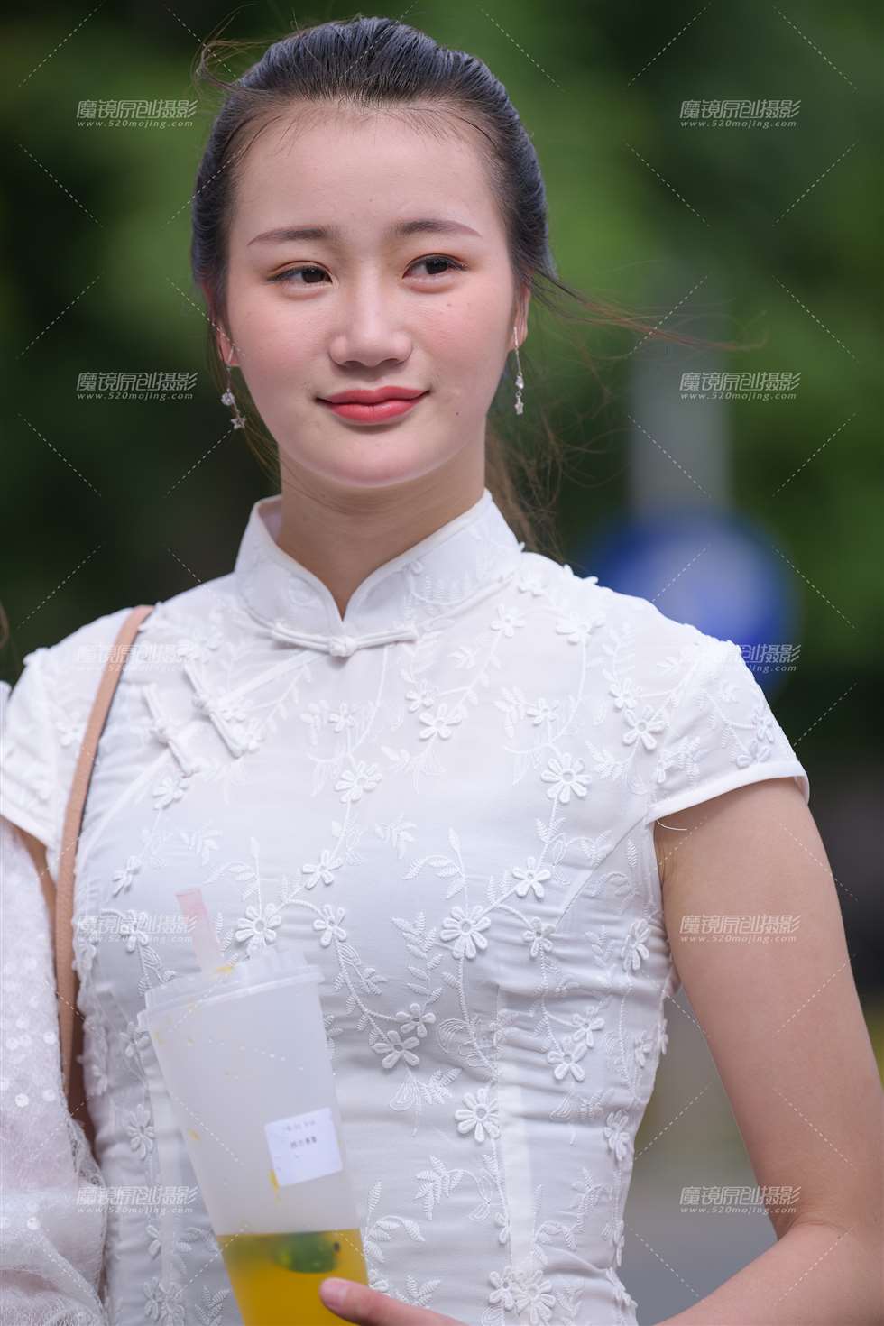 图片[1]-【街拍之魂赛帖】优雅的旗袍美女-街拍流行馆