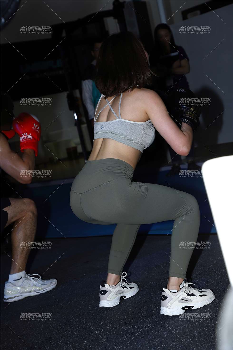 图片[2]-持续变换运动的美女-街拍流行馆