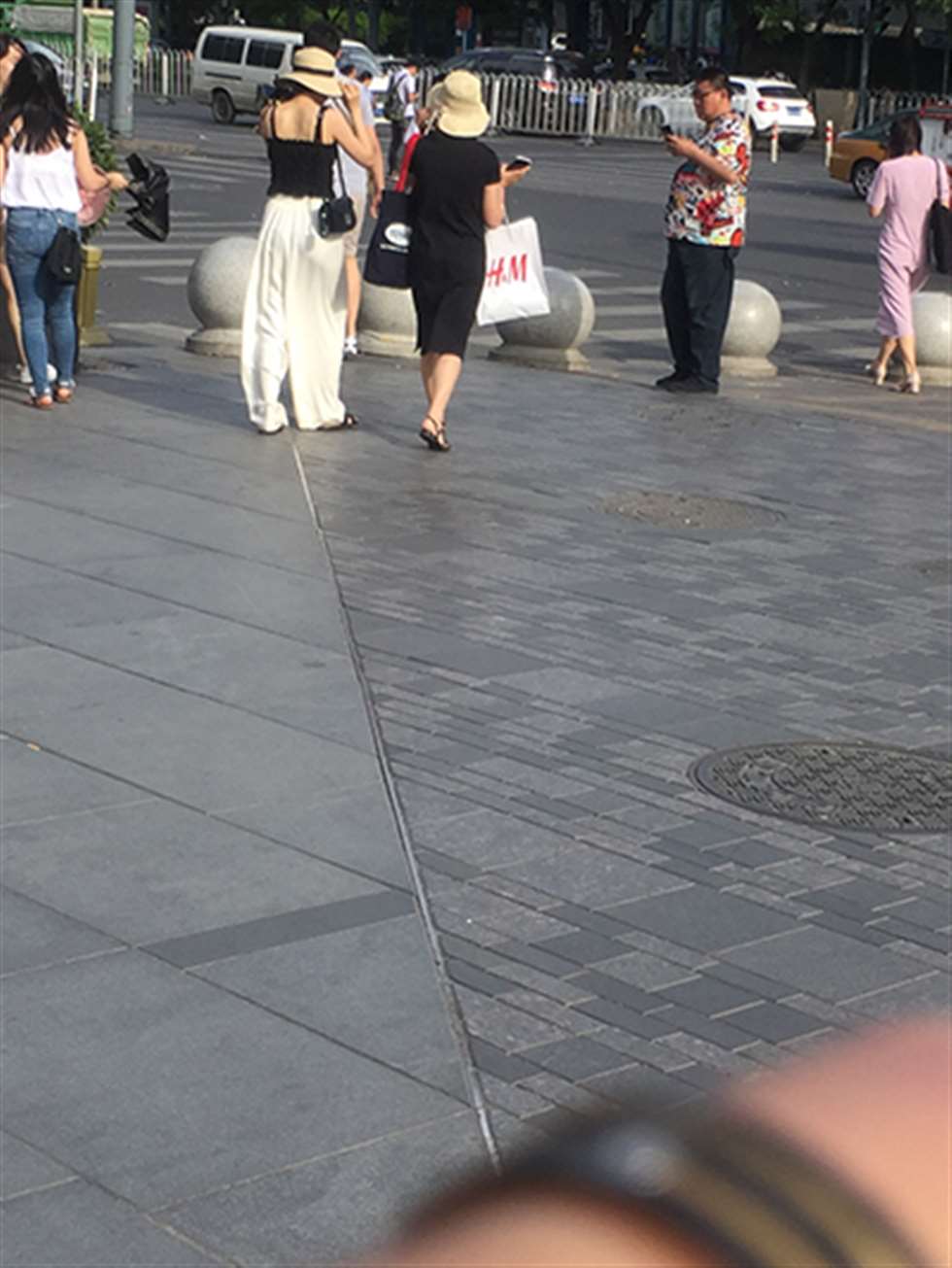 图片[3]-【红石赛帖】笑容很甜的美女-街拍流行馆