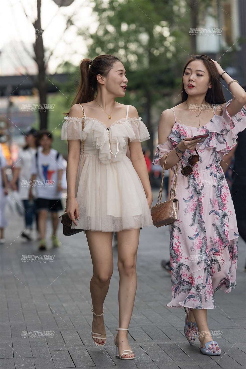 图片[1]-【慕容笙赛贴】连衣裙高跟美女-街拍流行馆
