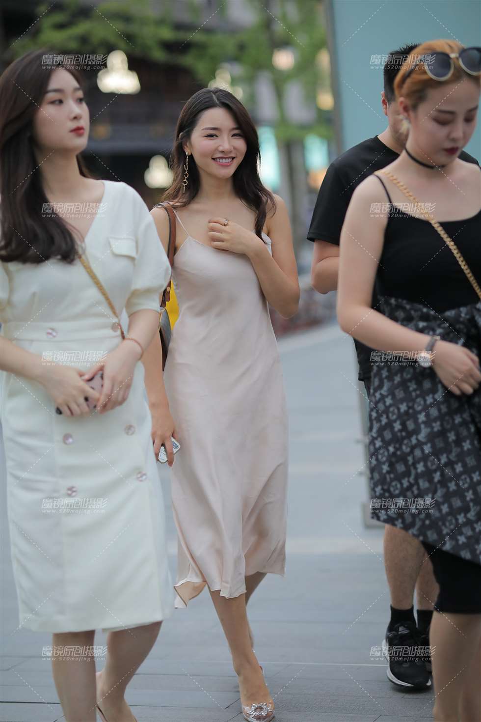 图片[1]-【凯恩赛贴】窈窕淑女 谁不好求-街拍流行馆