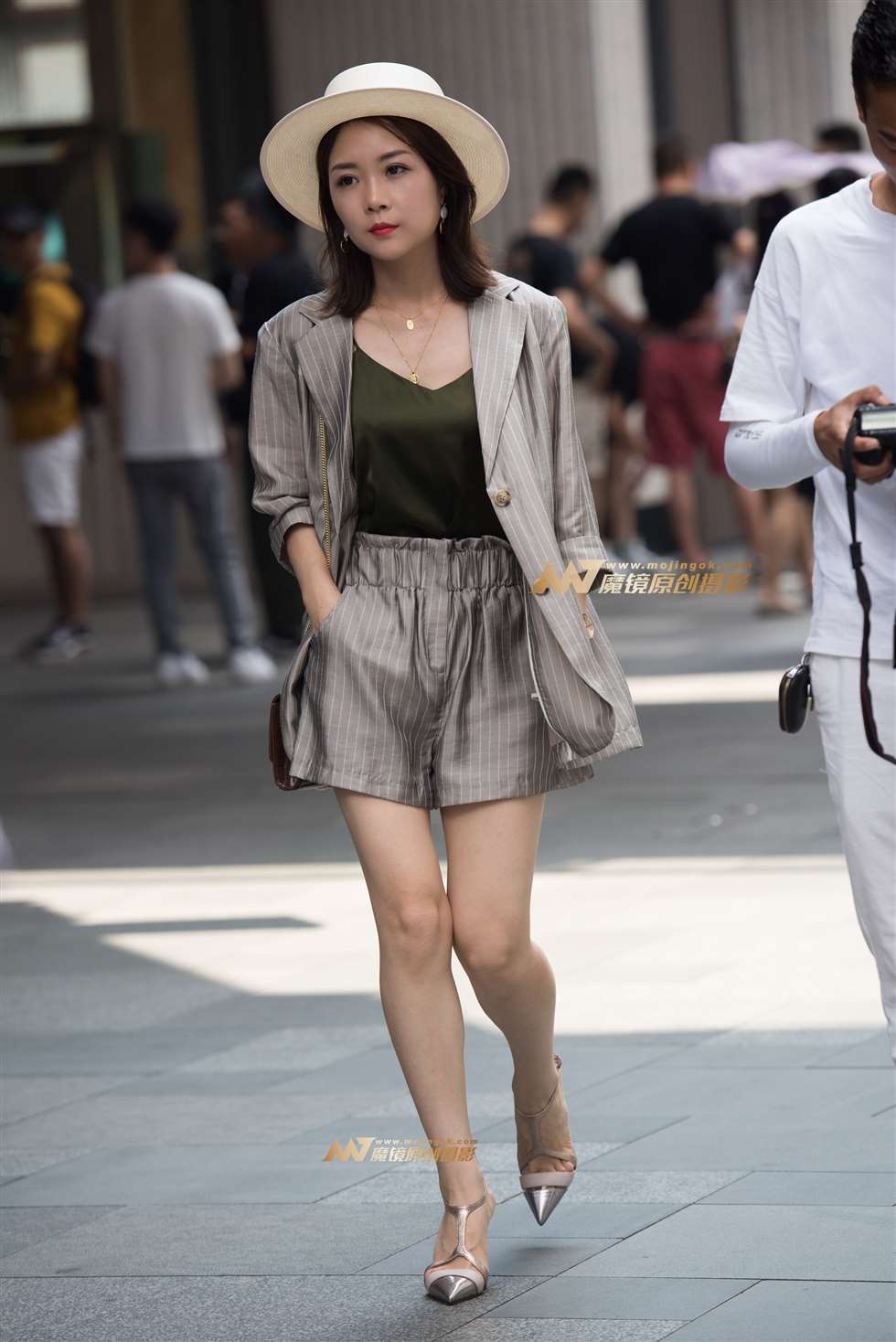 图片[3]-青春长腿美女-街拍流行馆