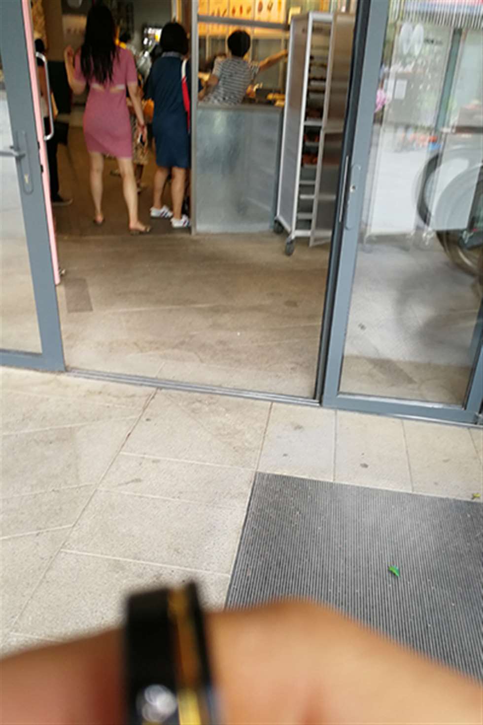 图片[3]-【小默赛帖】第1377篇白皙美女-街拍流行馆