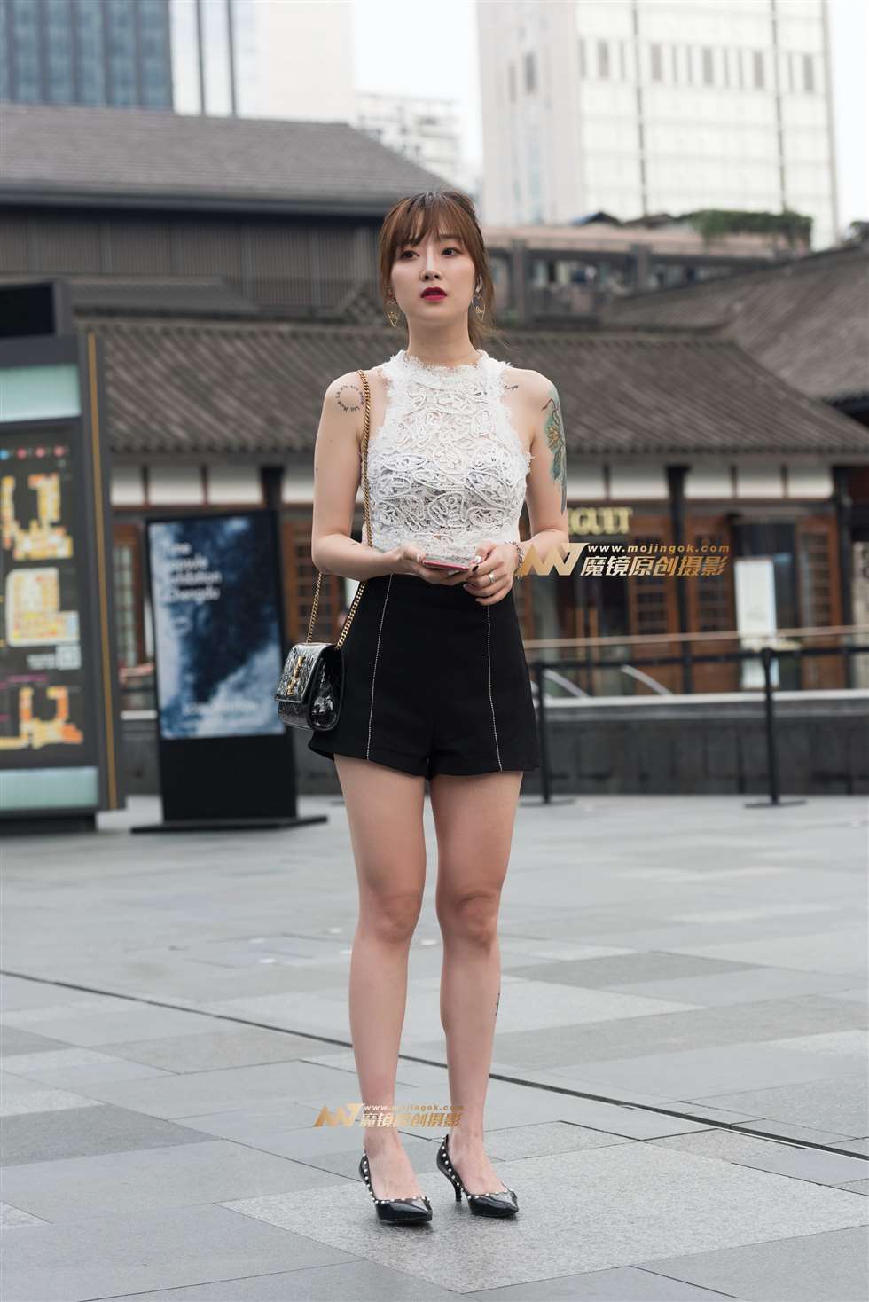 图片[1]-在等闺蜜小姐姐-街拍流行馆