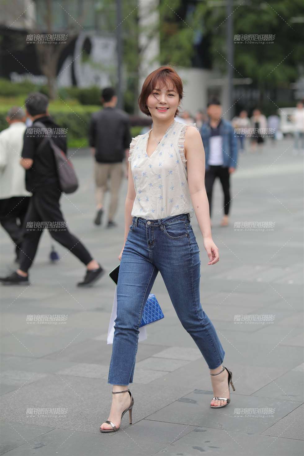 图片[1]-【凯恩赛贴】笑容灿烂的唯美女生-街拍流行馆