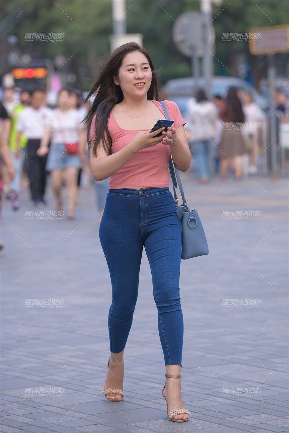 图片[1]-【街拍之魂赛帖】欧美身材的紧牛-街拍流行馆
