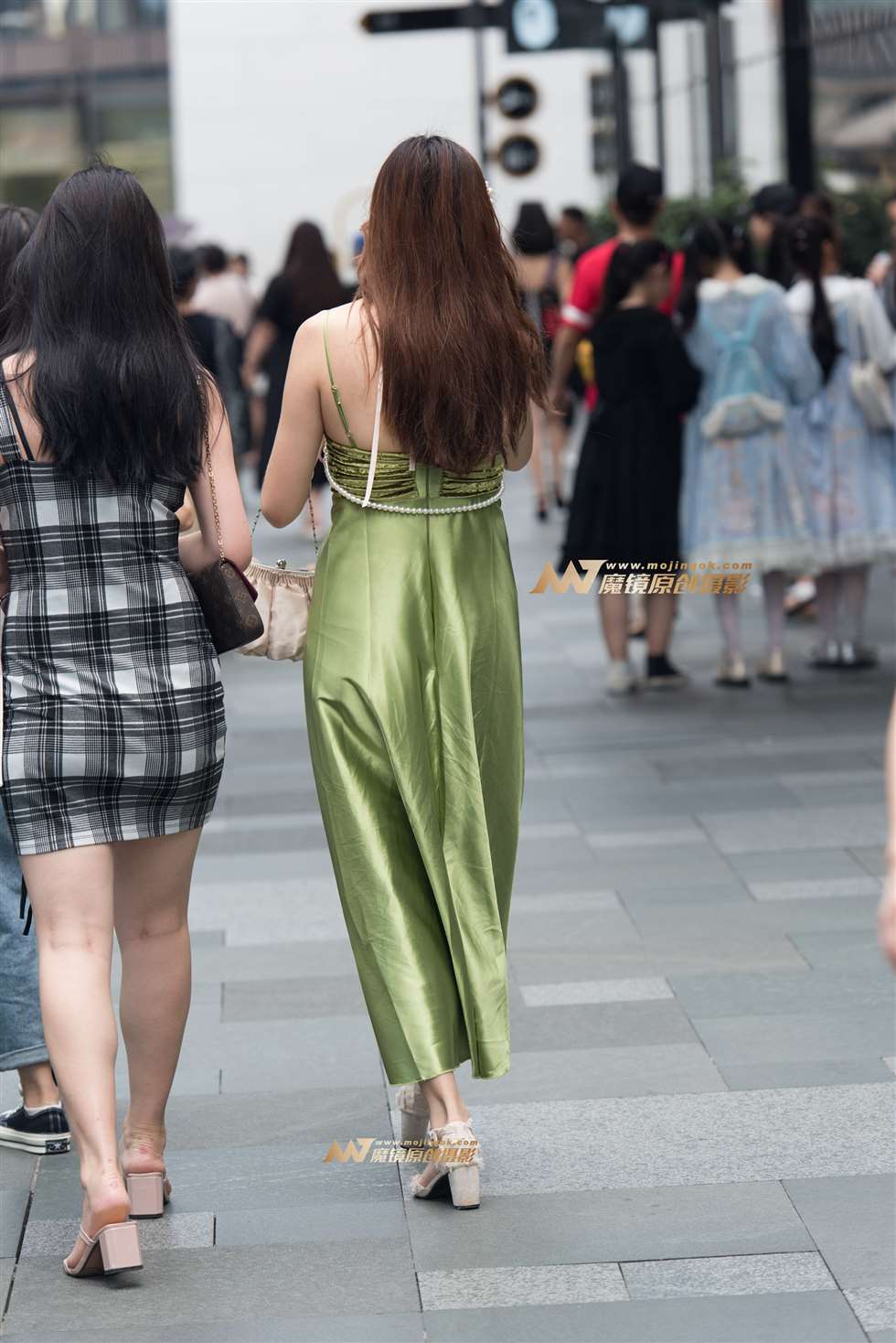 图片[2]-清纯吊带的美女-流行馆