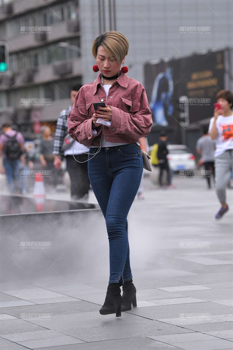 图片[1]-【视觉冲击赛贴】铅笔紧牛，高跟，短发小姐姐-街拍流行馆
